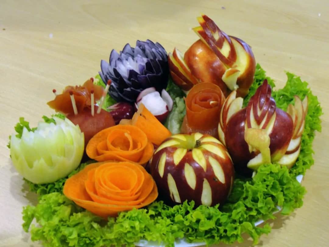 Rzeźby z owoców i warzyw: odkryj tajemnice tej niezwykłej sztuki