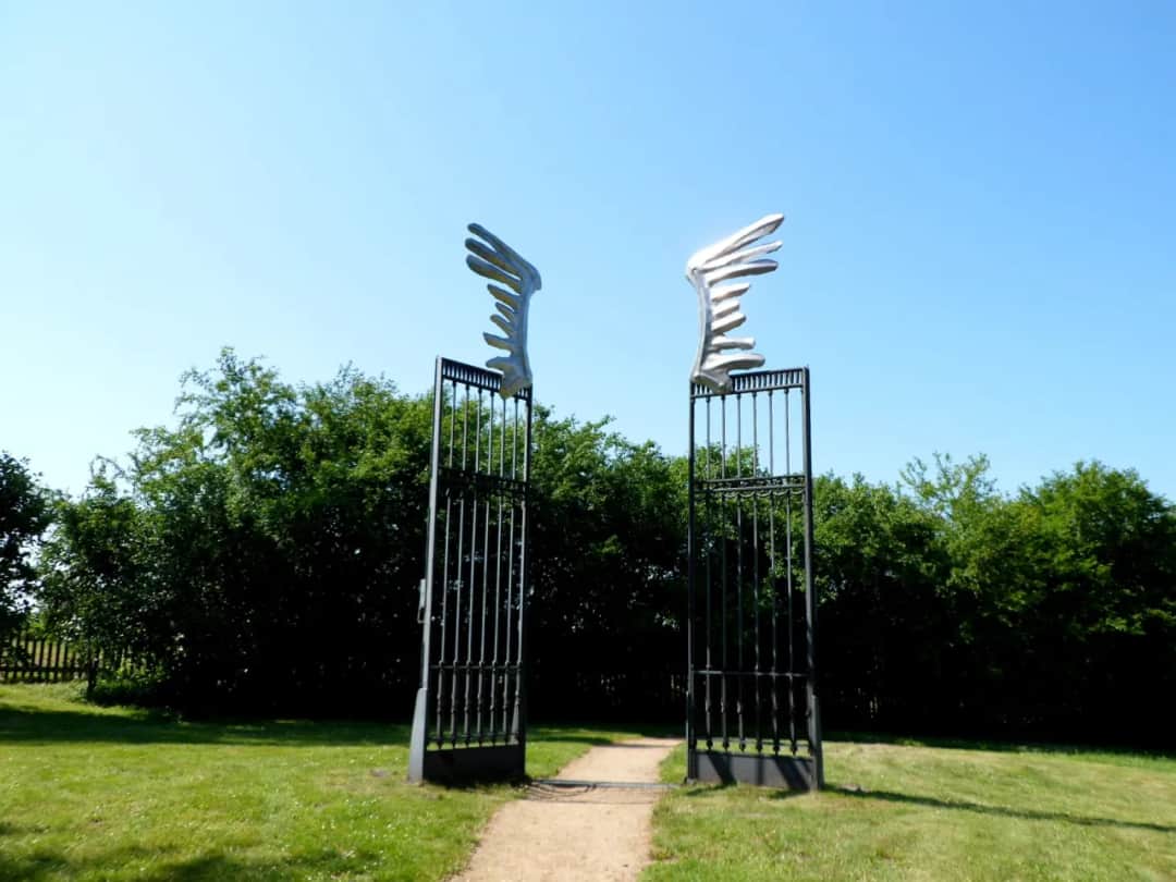 Rzeźby przestrzenne: Nowe oblicze sztuki, które zaskakuje i inspiruje