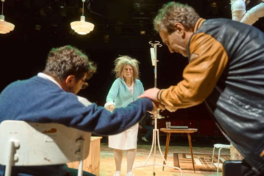 Spektakl pół na pół: czarny humor i dramat rodzinny w jednym