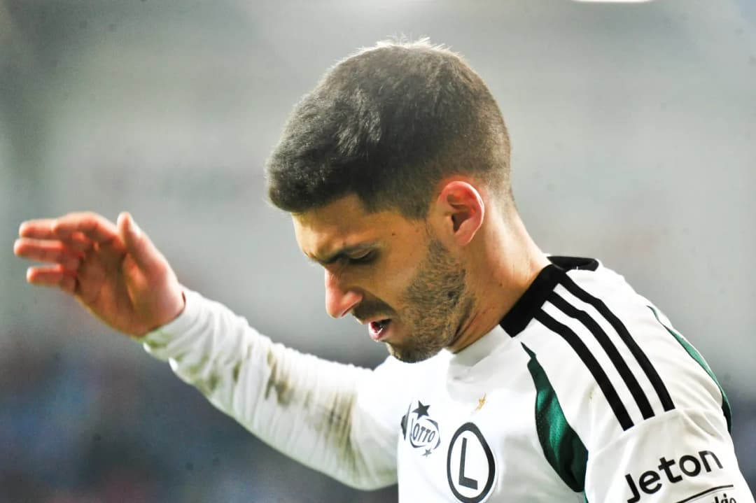 Ile zarabiają piłkarze ekstraklasy? Zaskakujące fakty o wynagrodzeniach