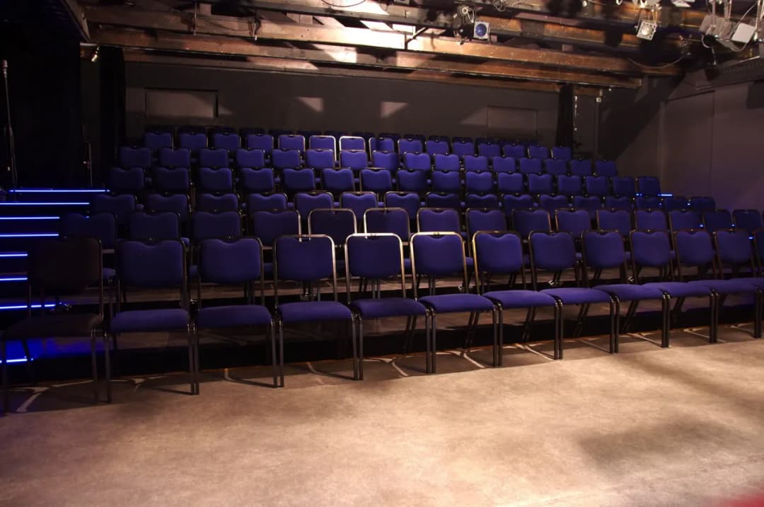 Teatr Współczesny: Odkryj tajemnice Sceny w Baraku w Warszawie