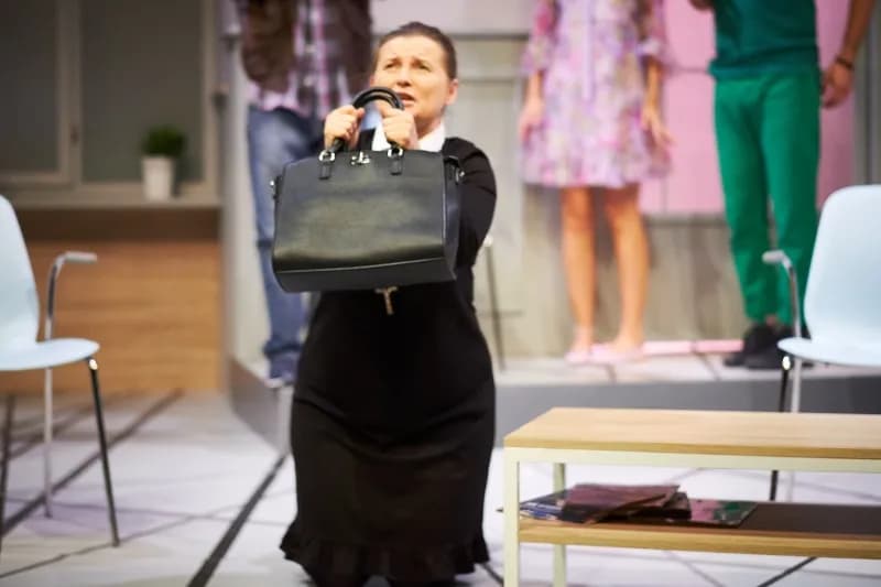 Nerwica natręctw spektakl – odkryj komedię o psychiatrii, która zaskakuje