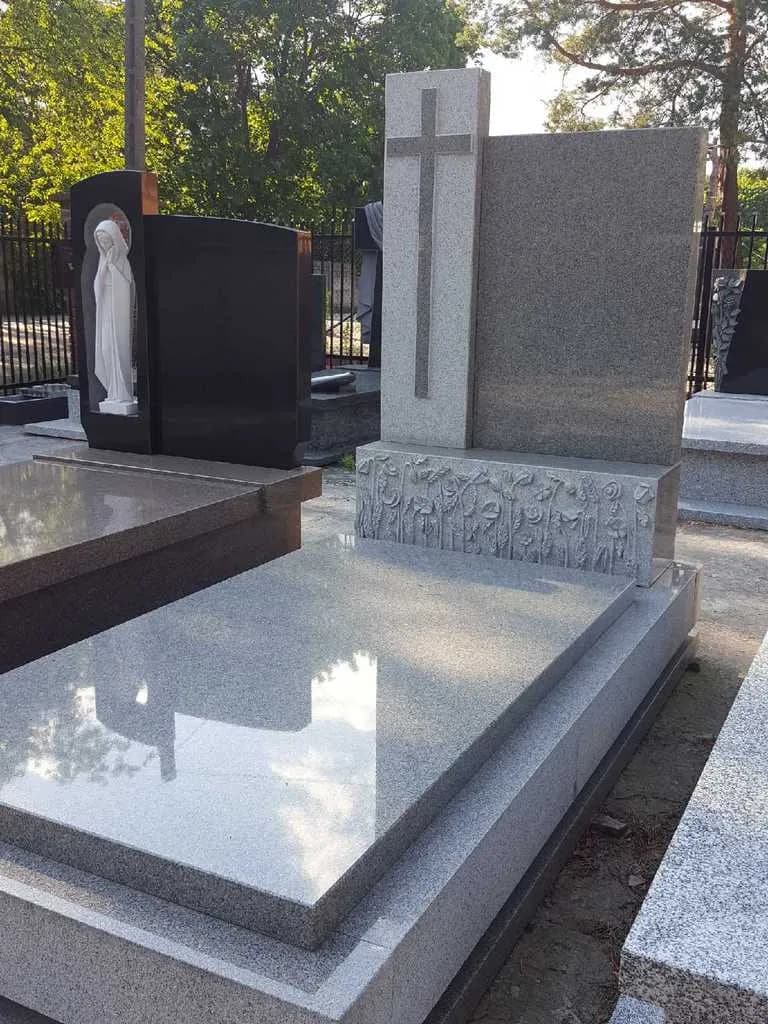 Nagrobki z rzeźbami – wyjątkowe pomniki, które oddają pamięć bliskich